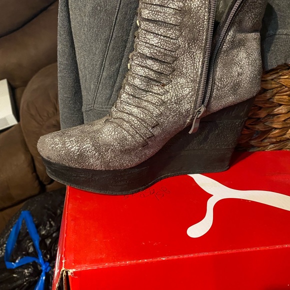 Sbicca Nyle wedge bootie studs woven detail - Picture 2 of 2